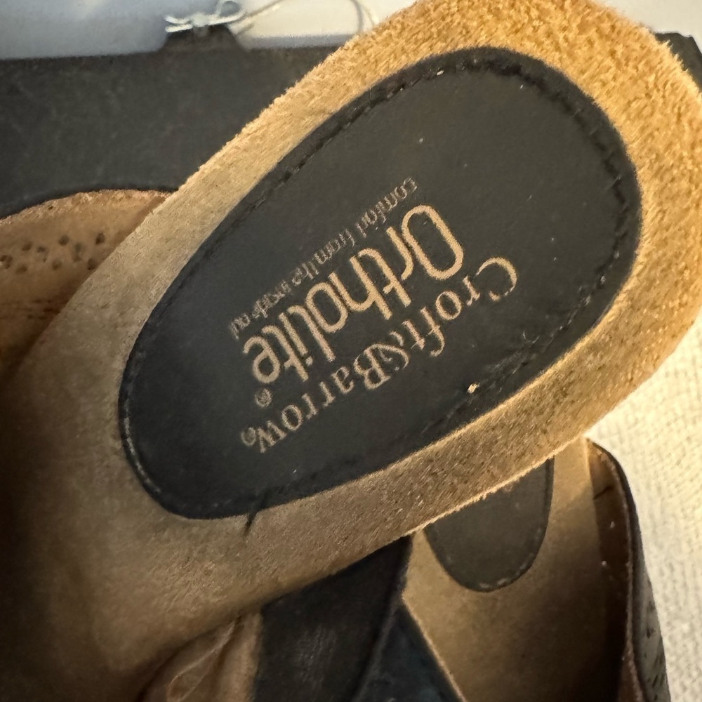 Super cute breathable summer low heel wedge sander. Versatile and timeless! 7. - Picture 5 of 8